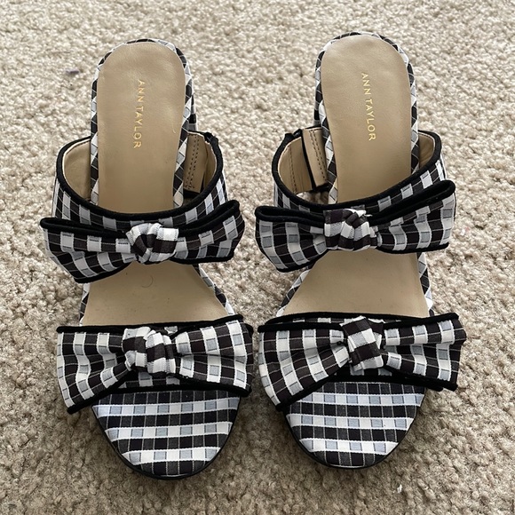 Ann Taylor Heels - Picture 1 of 4